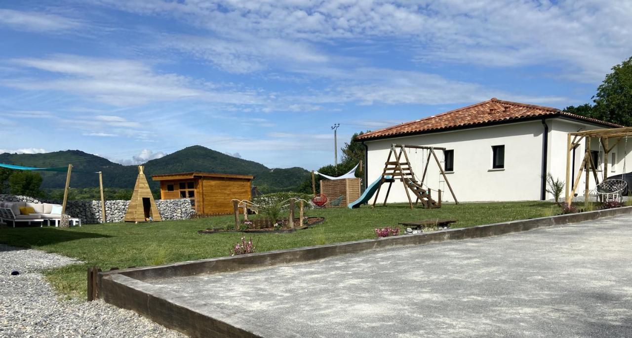 Jacuzzi, Terrain De Petanque Et Aire De Jeux Vue Sur Les Pyrenees Seilhan